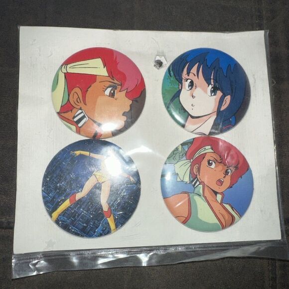 4 RARE Dirty Pair Kei & Yuri Big size Can Badge Pins JAPAN ANIME - Picture 1 of 7